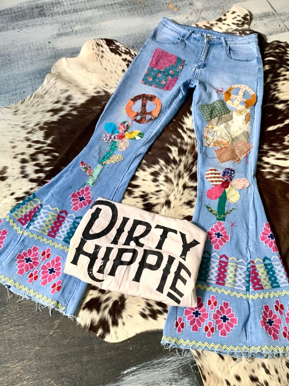 🌵Saints & Hearts Patchwork Hippie Embroidered Bell Bottoms Flare S🌵 - Picture 6 of 14